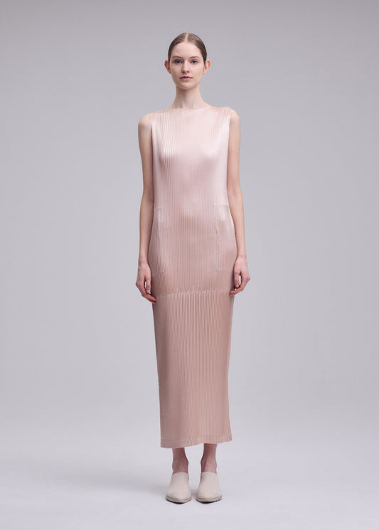 GLOSSED PANELS PLEATS、ウィメンズ_ワンピース、着用画像1