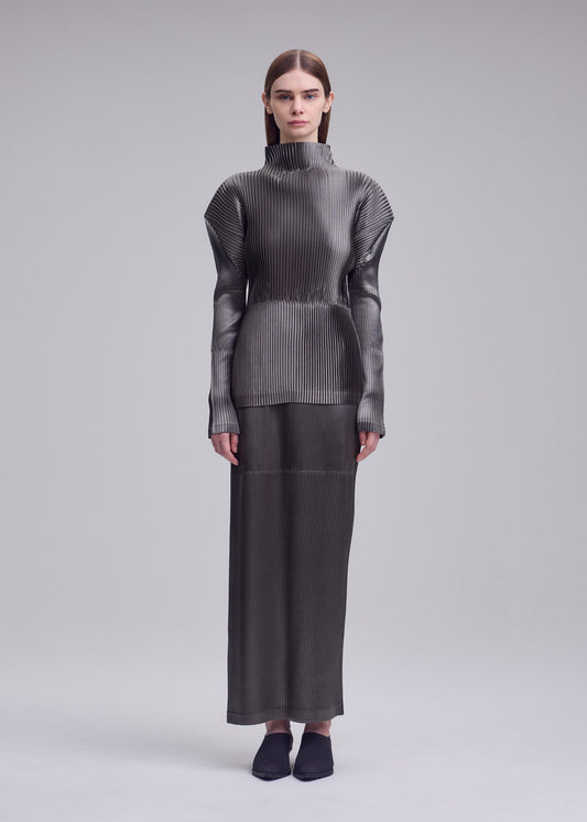 GLOSSED PANELS PLEATS、ウィメンズ_トップス_トップ、着用画像1