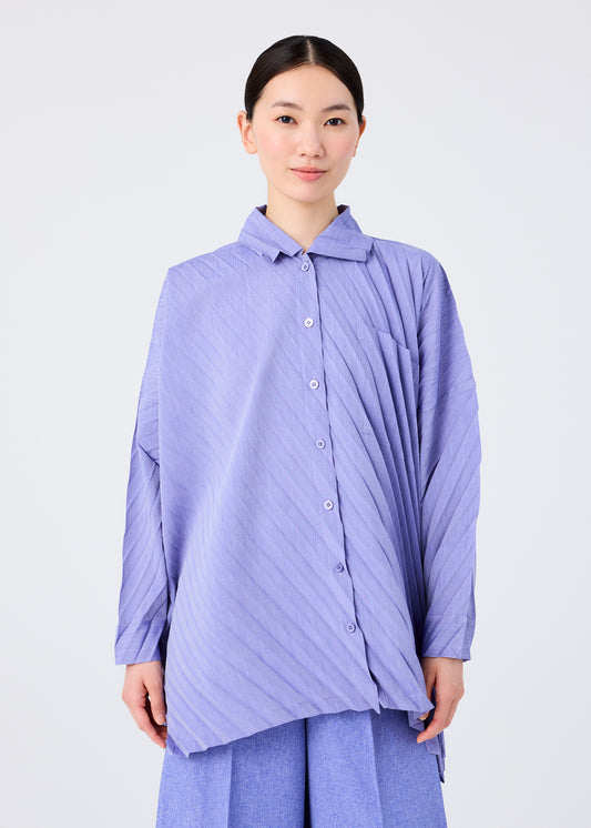 ANGLE PLEATS SHIRT、ウィメンズ_トップス_トップ、着用画像1