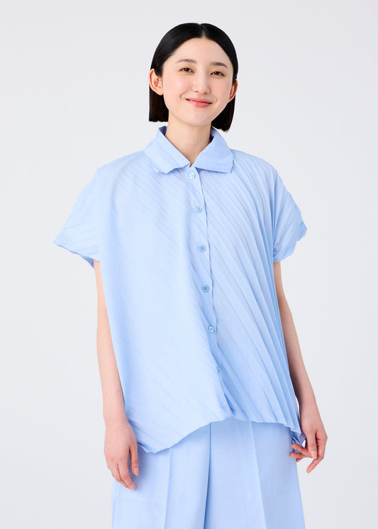 ANGLE PLEATS SHIRT、ウィメンズ_トップス_トップ、着用画像1