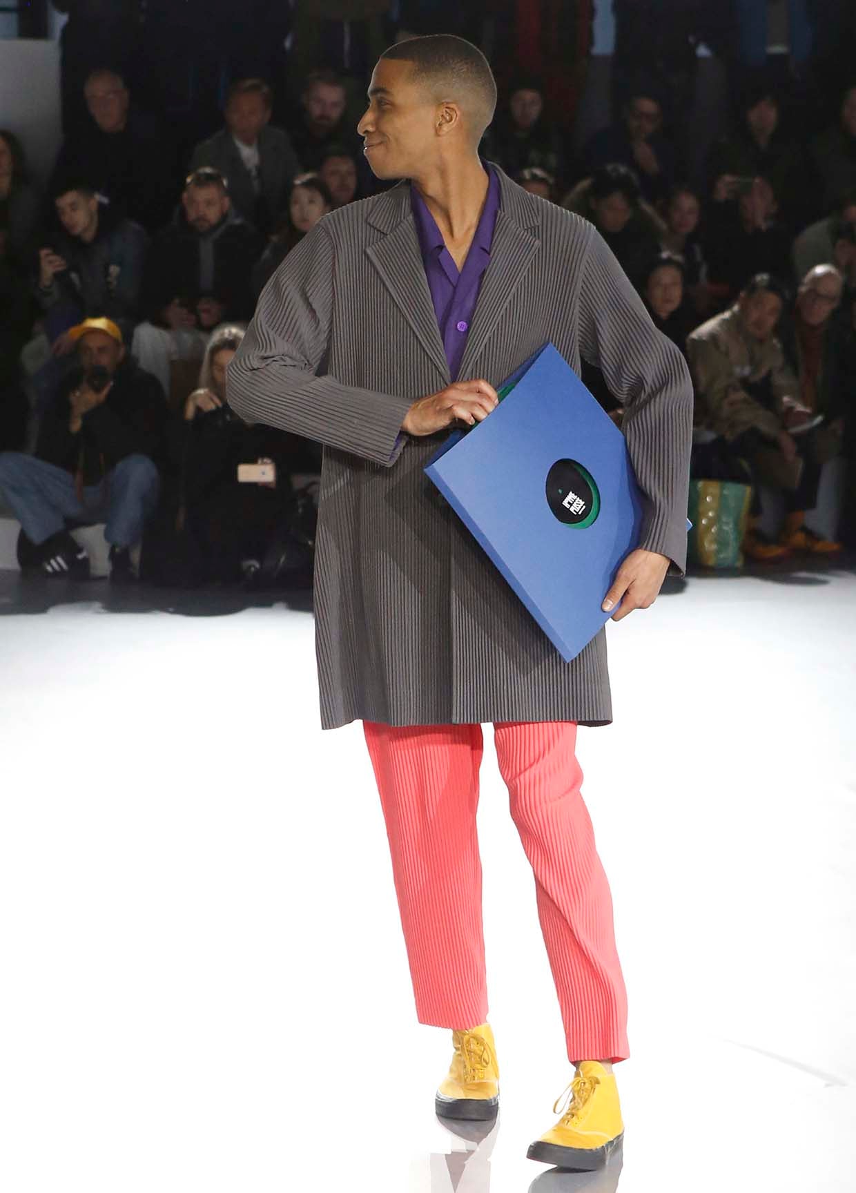 HOMME PLISSÉ ISSEY MIYAKE AUTUMN WINTER 20/21 コレクション03