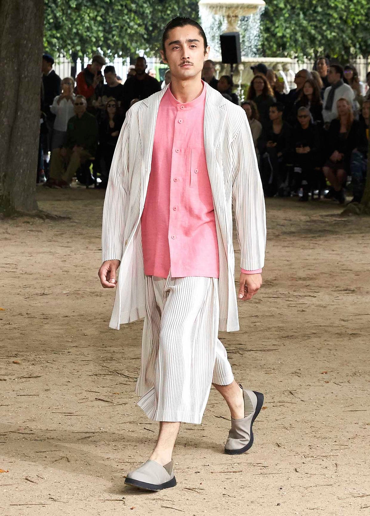 HOMME PLISSÉ ISSEY MIYAKE SPRING SUMMER 2020 コレクション 10