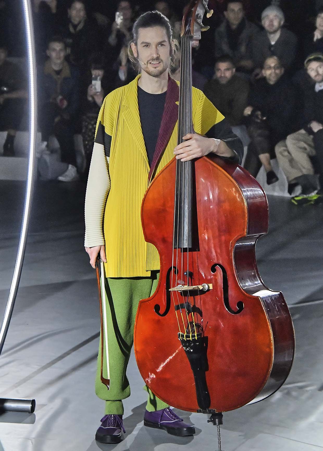 HOMME PLISSÉ ISSEY MIYAKE AUTUMN WINTER 20/21 コレクション20