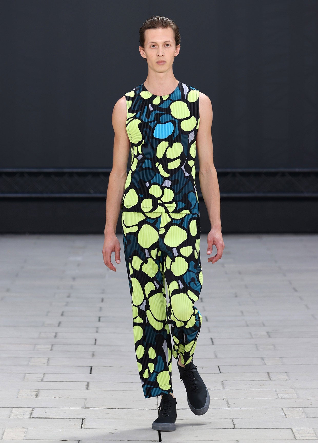 HOMME PLISSÉ ISSEY MIYAKE SPRING SUMMER 2023 コレクション33