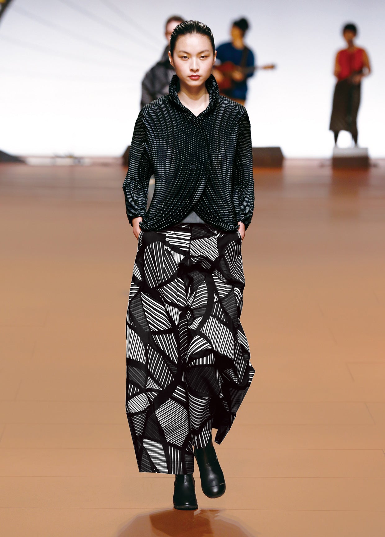 ISSEY MIYAKE AUTUMN WINTER 2014 コレクション 08