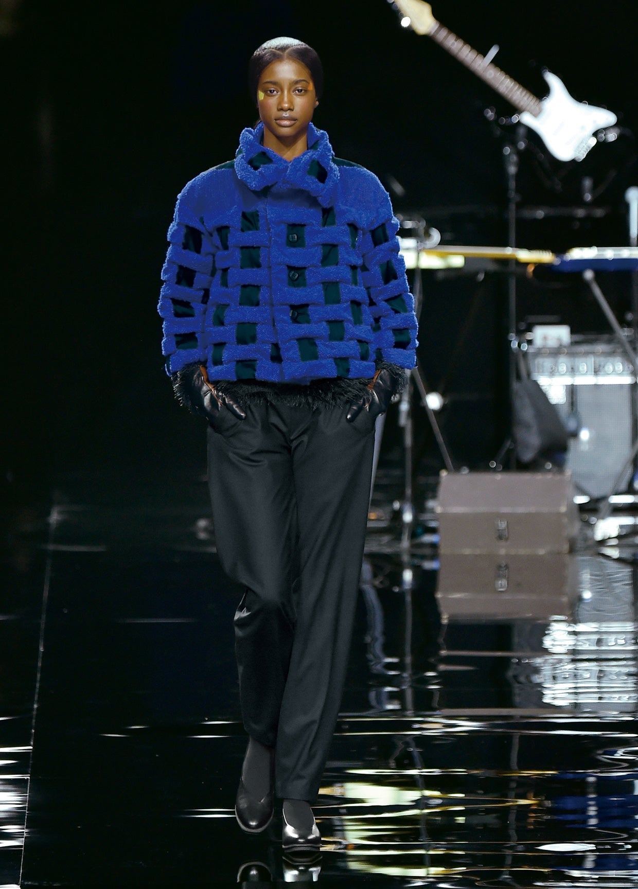ISSEY MIYAKE AUTUMN WINTER 2015 コレクション12