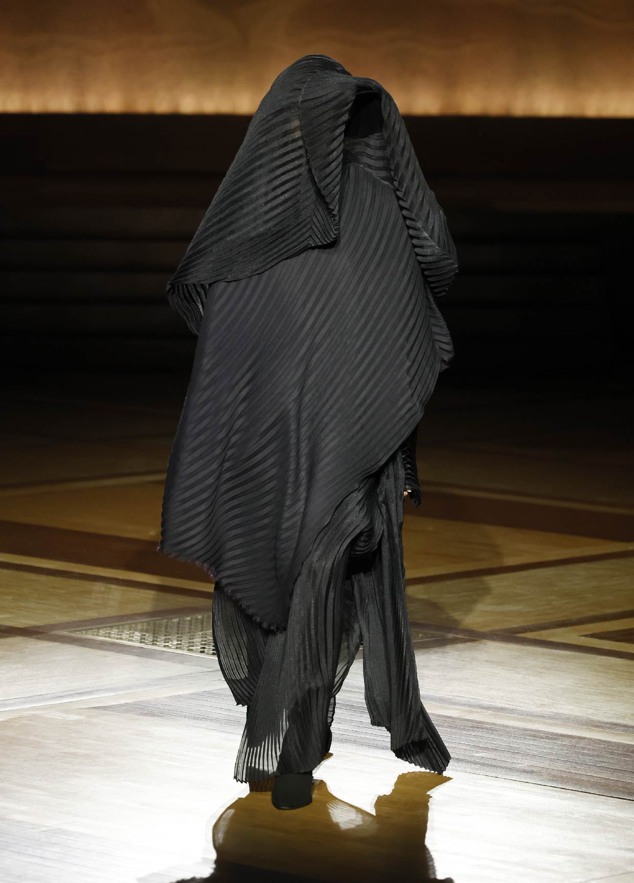 ISSEY MIYAKE AUTUMN WINTER 2024/25 コレクション 46
