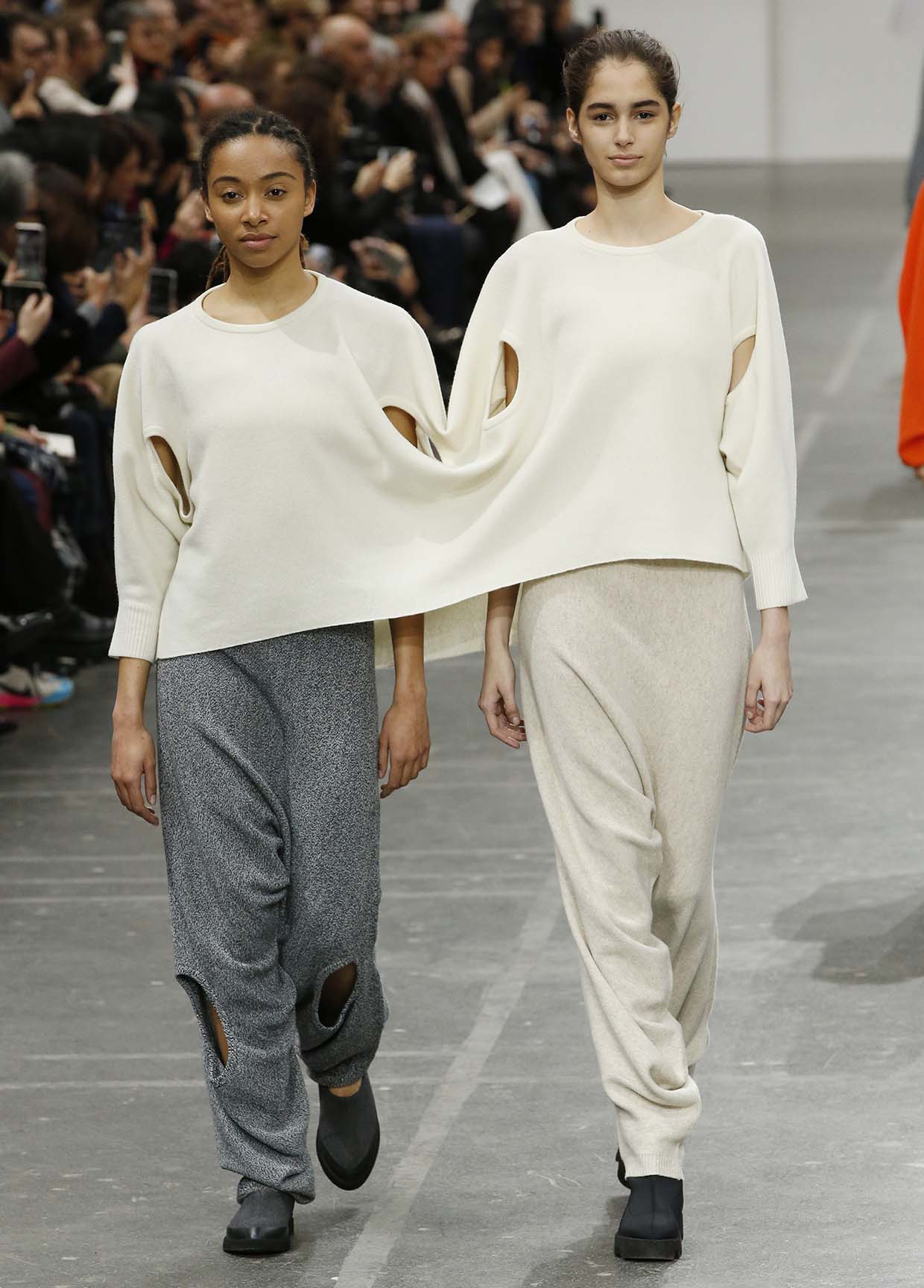ISSEY MIYAKE AUTUMN WINTER 2020/21 コレクション 55