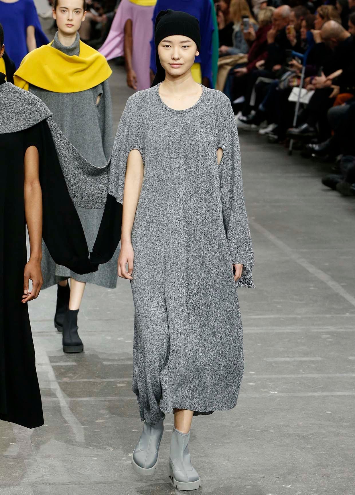 ISSEY MIYAKE AUTUMN WINTER 2020/21 コレクション 58