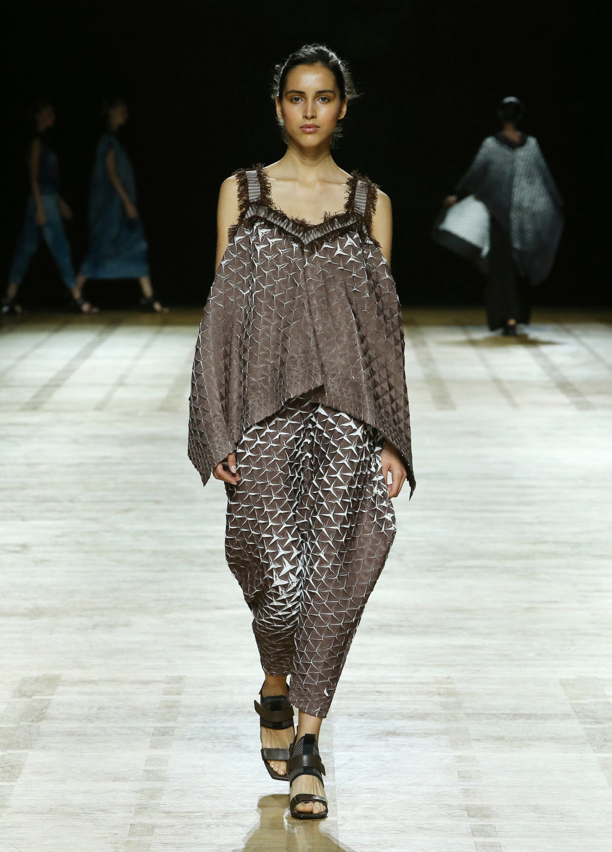 ISSEY MIYAKE SPRING SUMMER 2018 コレクション03