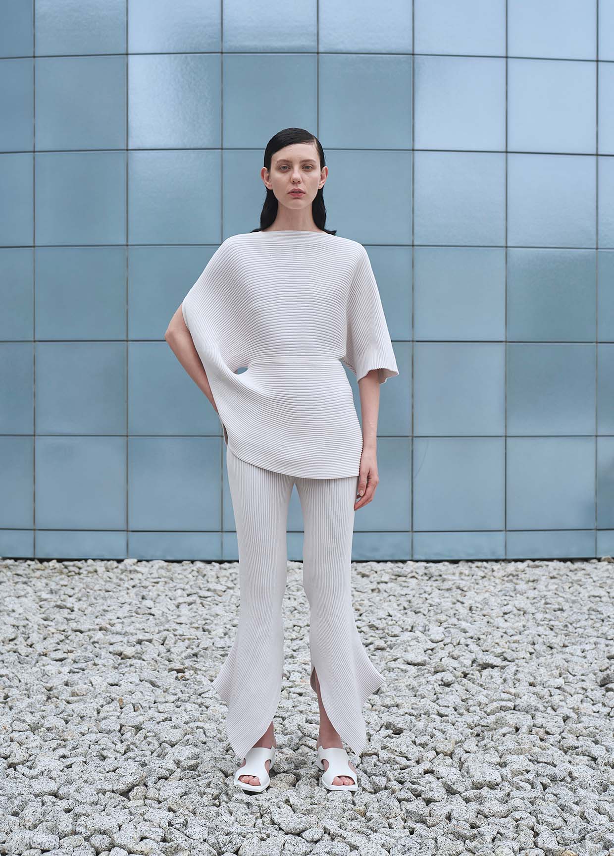 ISSEY MIYAKE SPRING SUMMER 2022 コレクション05