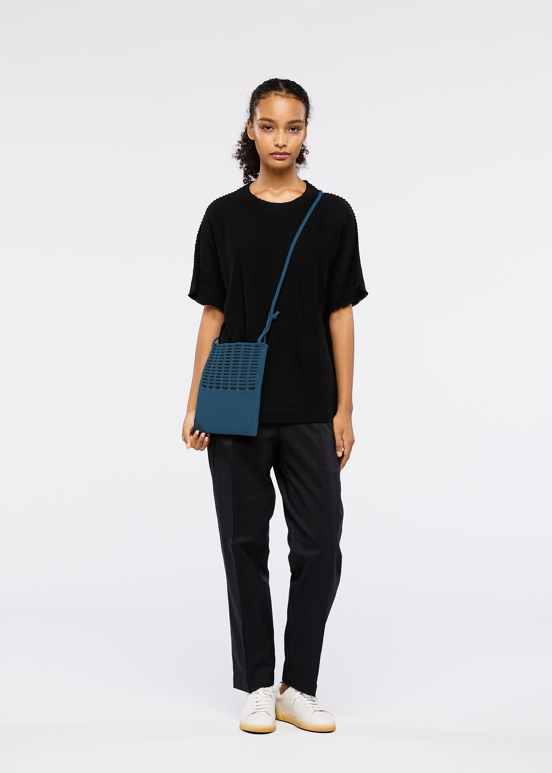 MOKKO FLAP POUCH、バッグ&財布_ショルダーバッグ、着用画像2