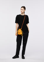 MOKKO POCKET BI-COLOR、バッグ&財布_ショルダーバッグ、着用画像1