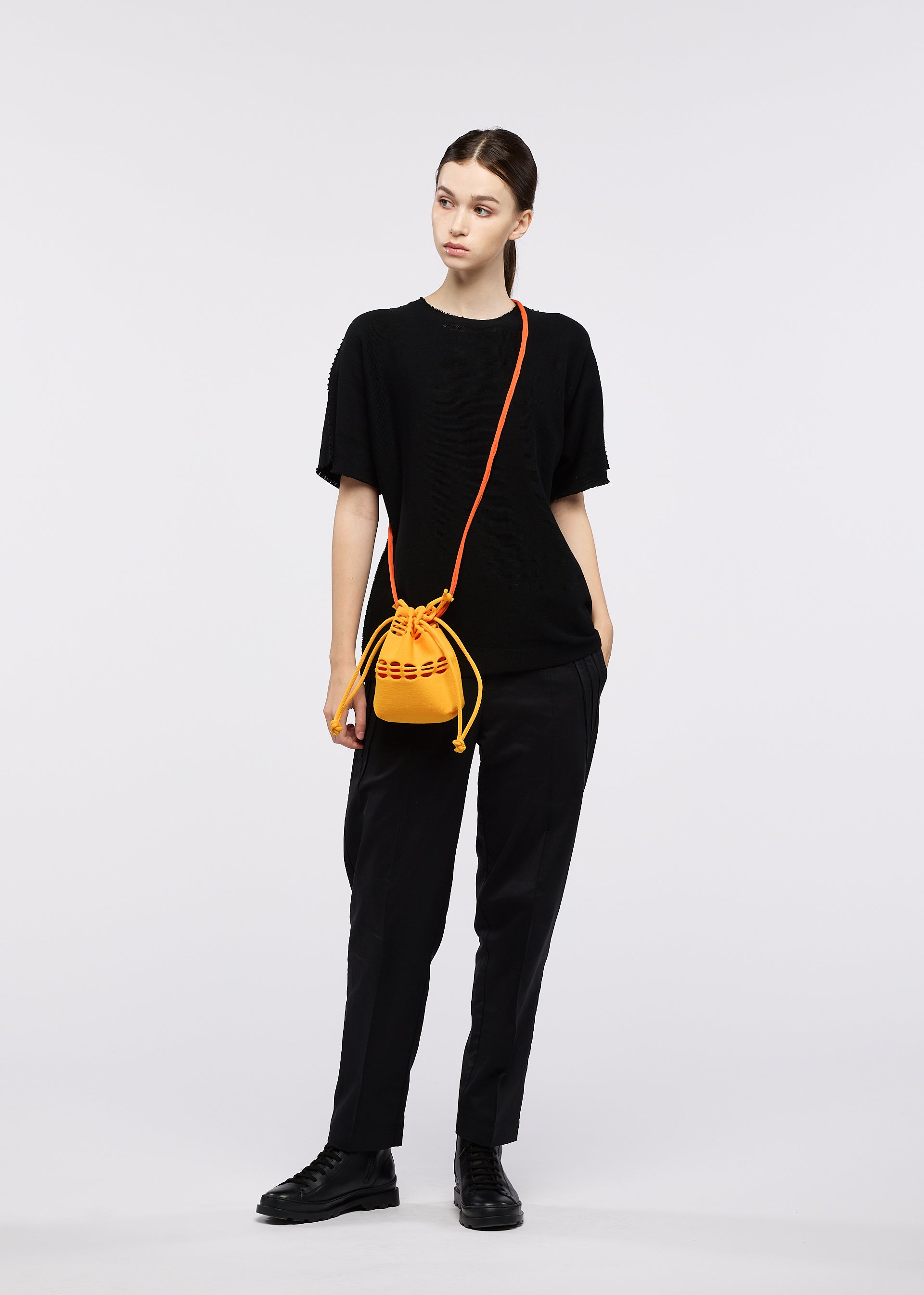 MOKKO POCKET BI-COLOR、バッグ&財布_ショルダーバッグ、着用画像1