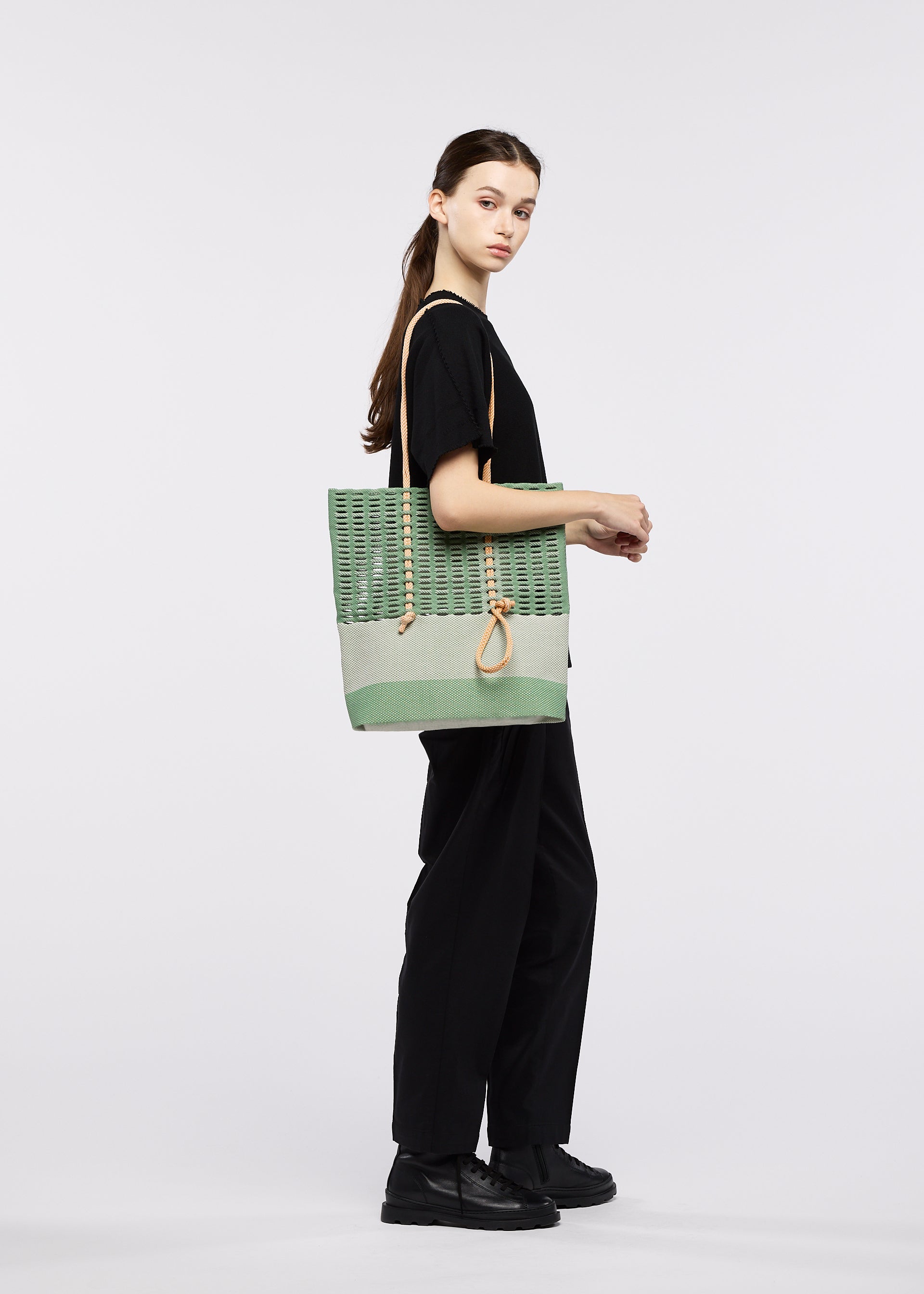 MOKKO KNOT、バッグ&財布_トートバッグ、着用画像1