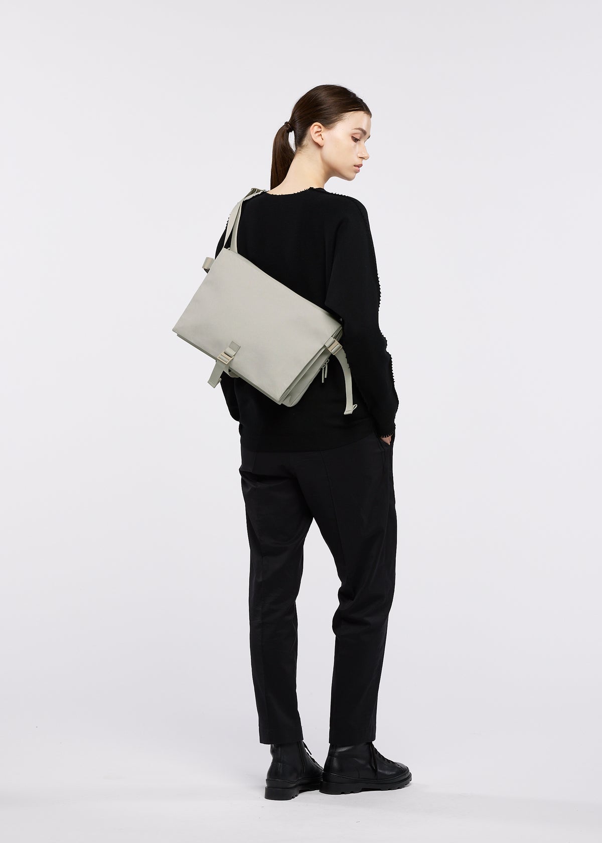 JABARA、バッグ&財布_ショルダーバッグ、着用画像1