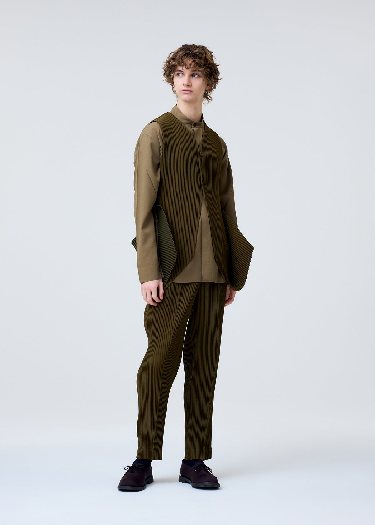 TUXEDO PLEATS、メンズ_トップス_ベスト、着用画像3
