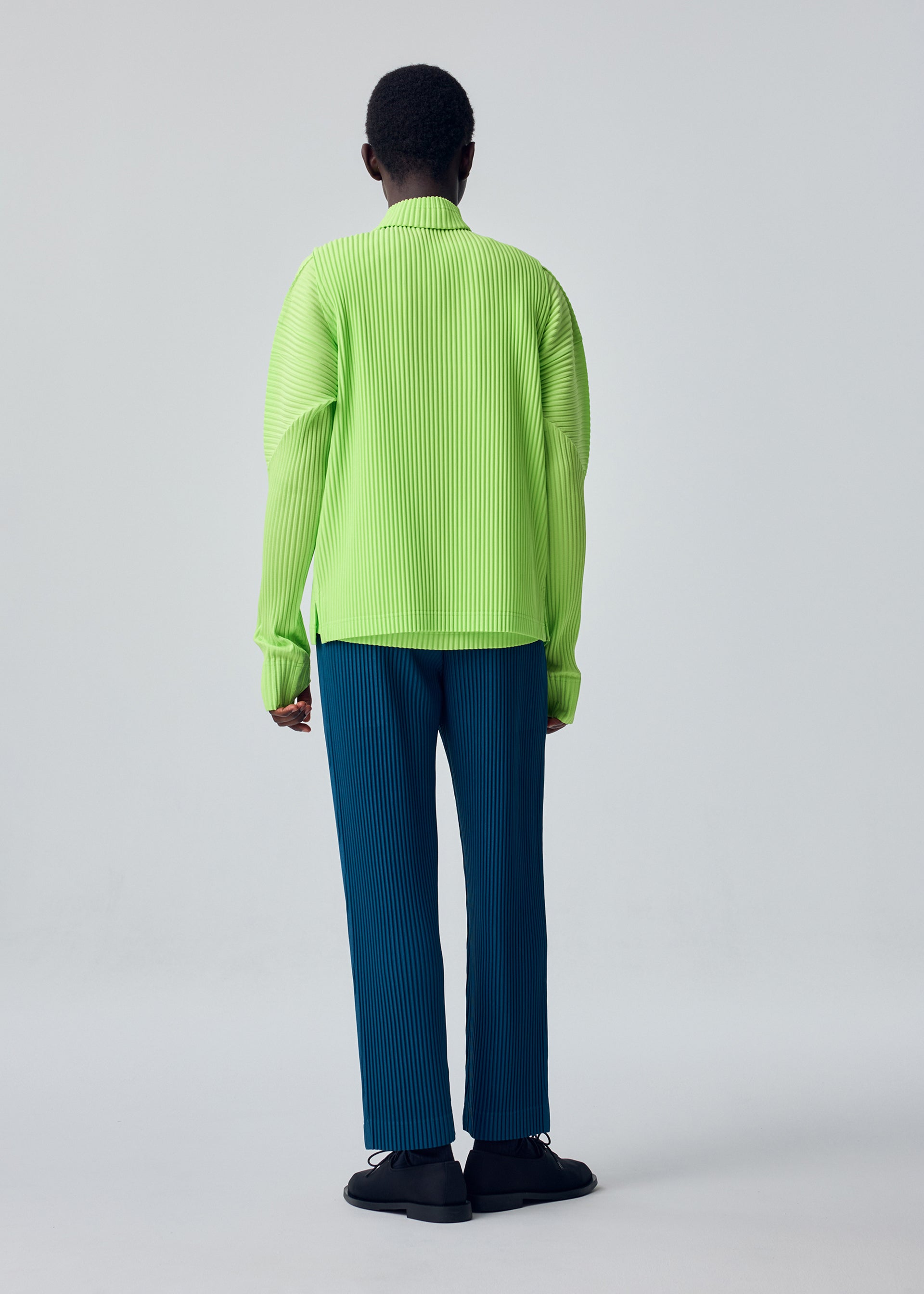 COLOR PLEATS 1、メンズ_トップス_トップ、着用画像2