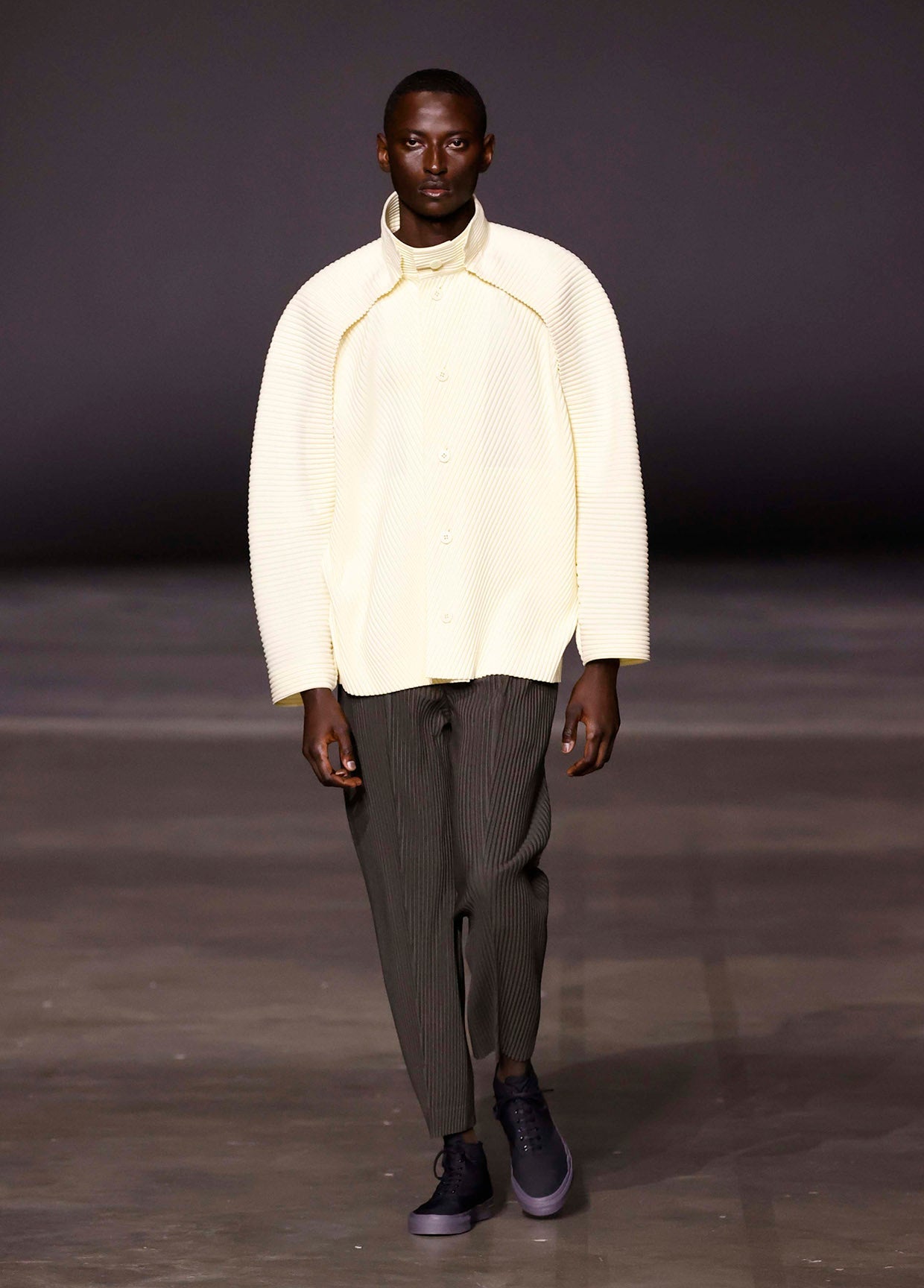 HOMME PLISSÉ ISSEY MIYAKE AUTUMN WINTER 2023/24 コレクション 01