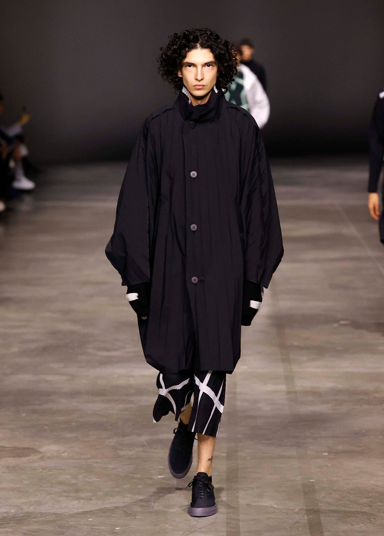 HOMME PLISSÉ ISSEY MIYAKE AUTUMN WINTER 2023/24 コレクション 25