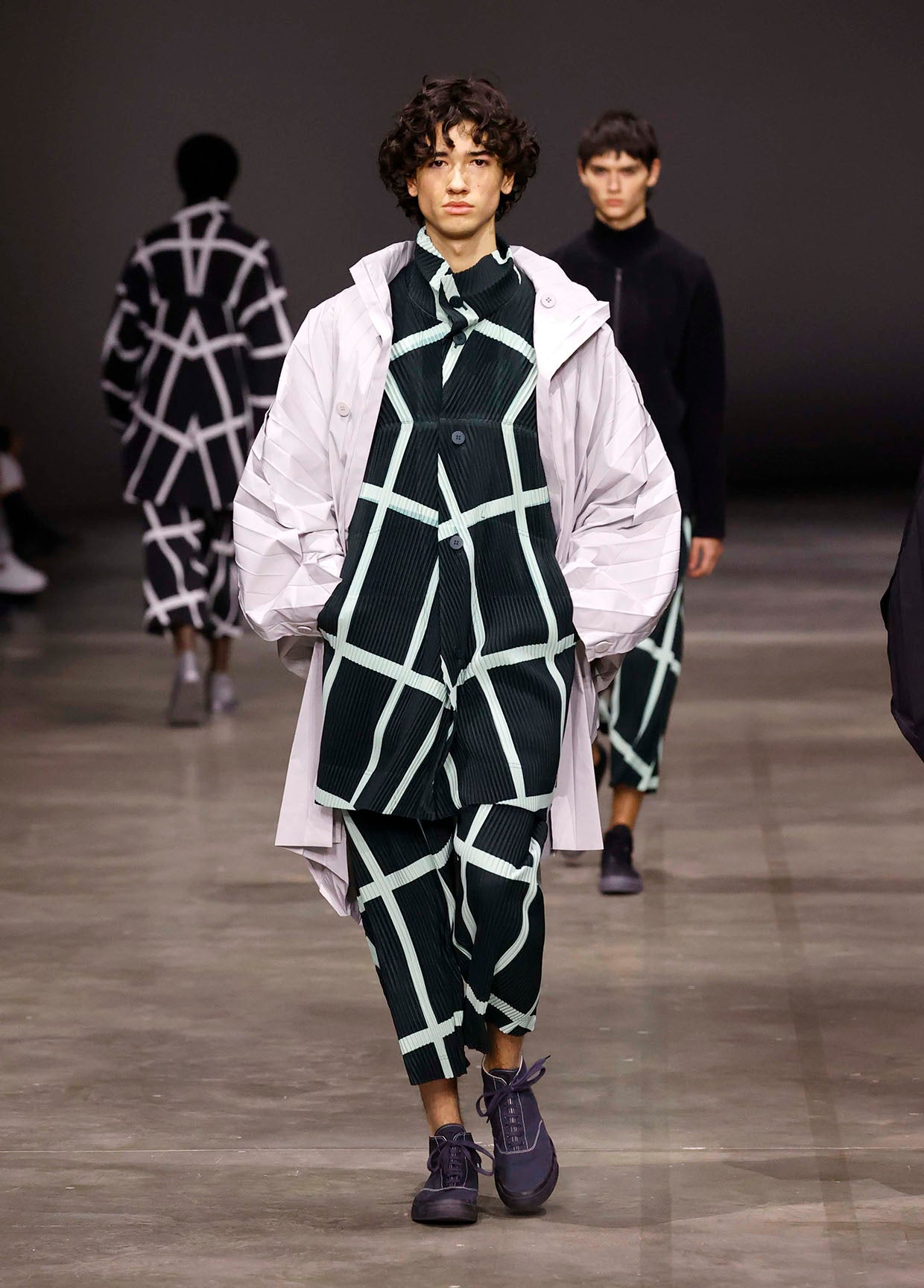 HOMME PLISSÉ ISSEY MIYAKE AUTUMN WINTER 2023/24 コレクション 24_25