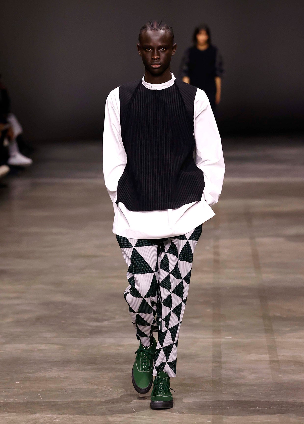 HOMME PLISSÉ ISSEY MIYAKE AUTUMN WINTER 2023/24 コレクション 33
