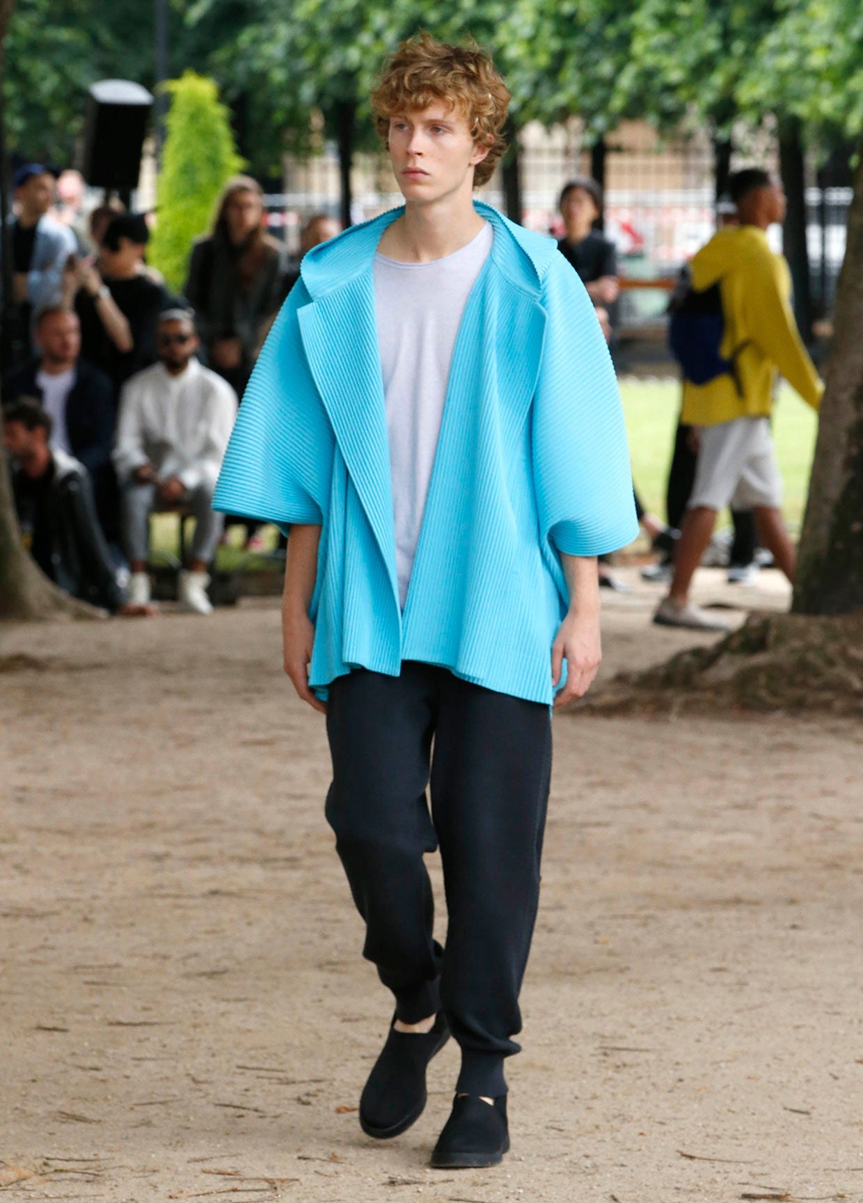 HOMME PLISSÉ ISSEY MIYAKE SPRING SUMMER 2020 コレクション 01