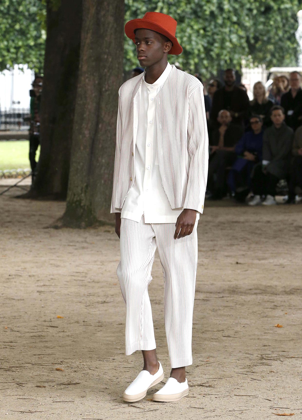 HOMME PLISSÉ ISSEY MIYAKE SPRING SUMMER 2020 コレクション 13
