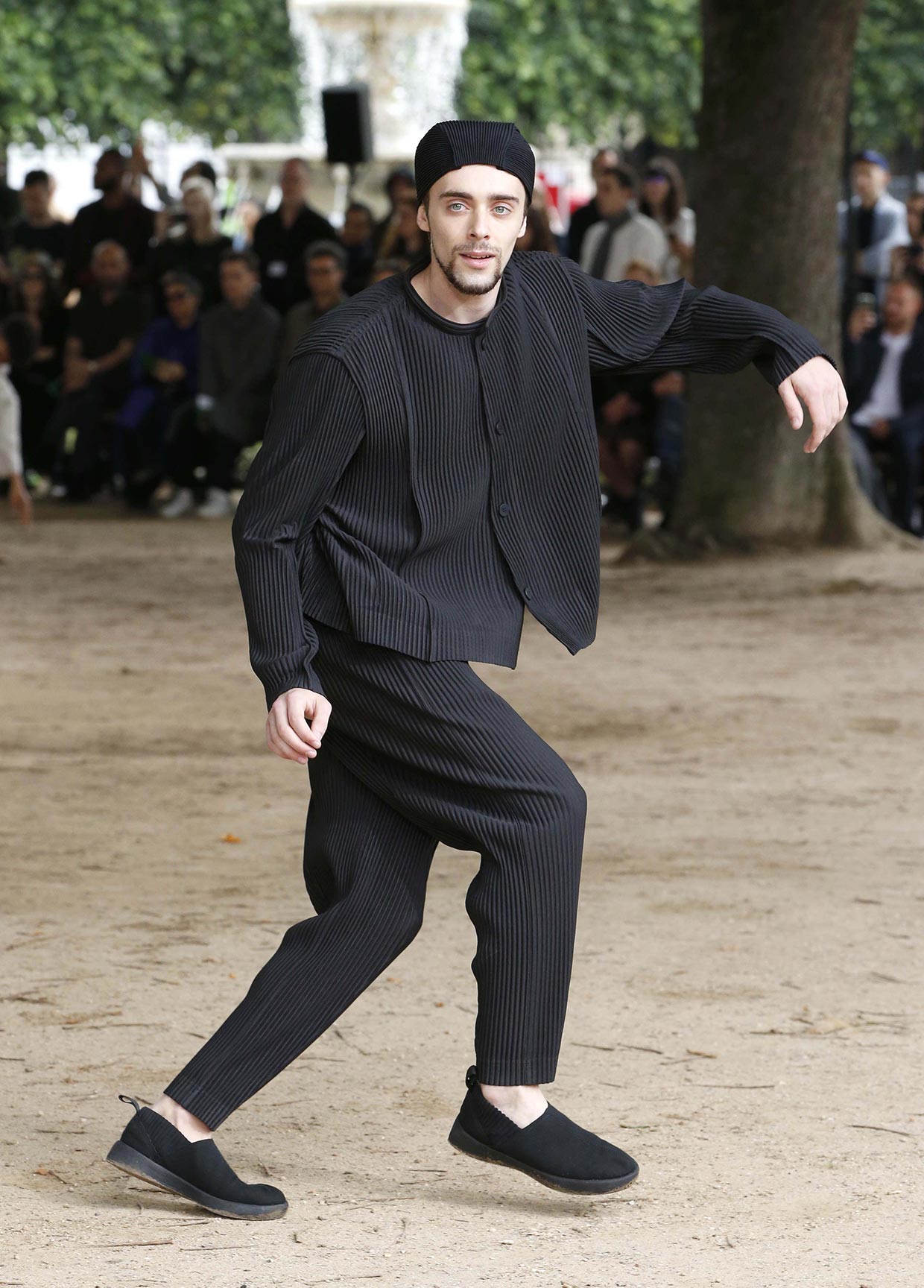 HOMME PLISSÉ ISSEY MIYAKE SPRING SUMMER 2020 コレクション 20