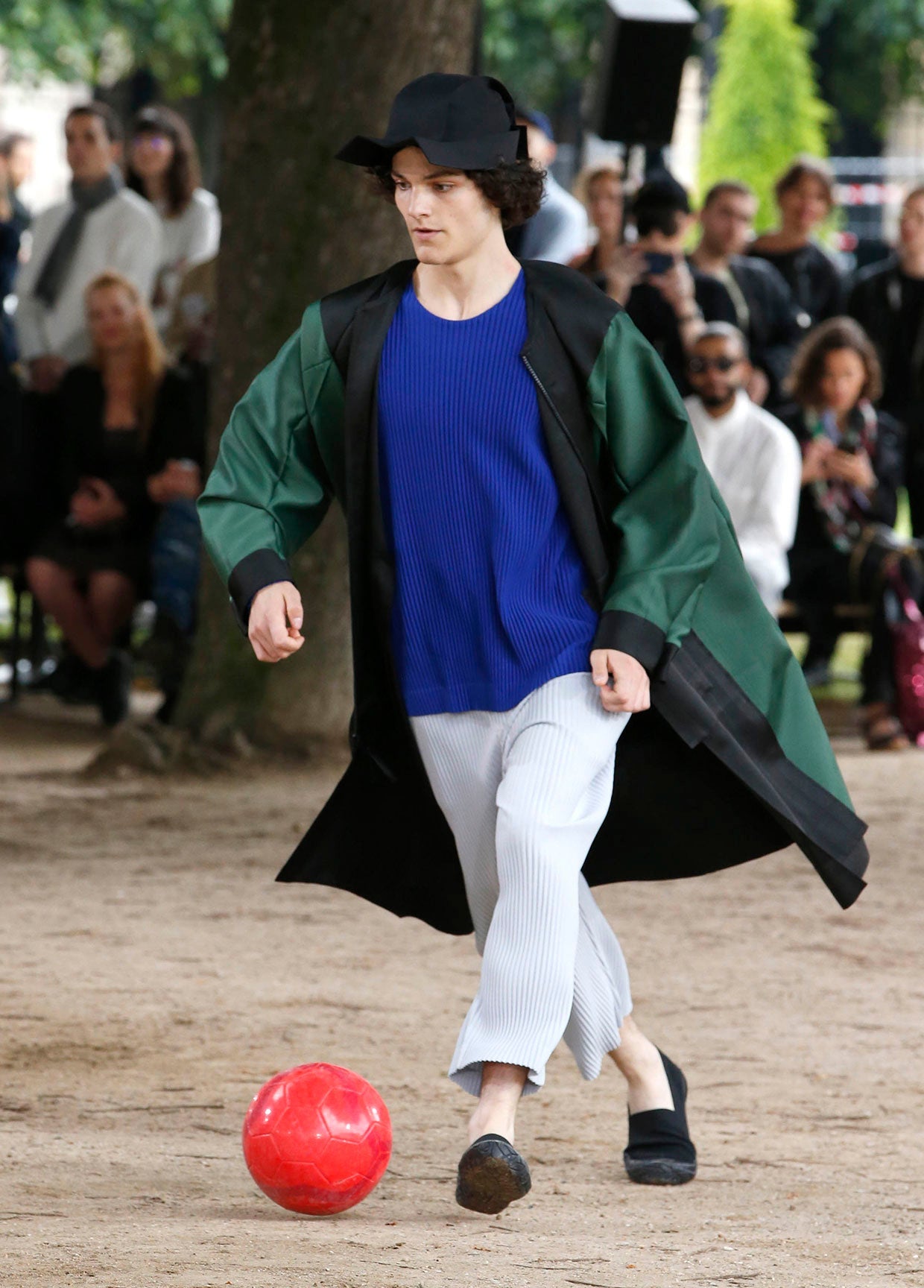 HOMME PLISSÉ ISSEY MIYAKE SPRING SUMMER 2020 コレクション 21