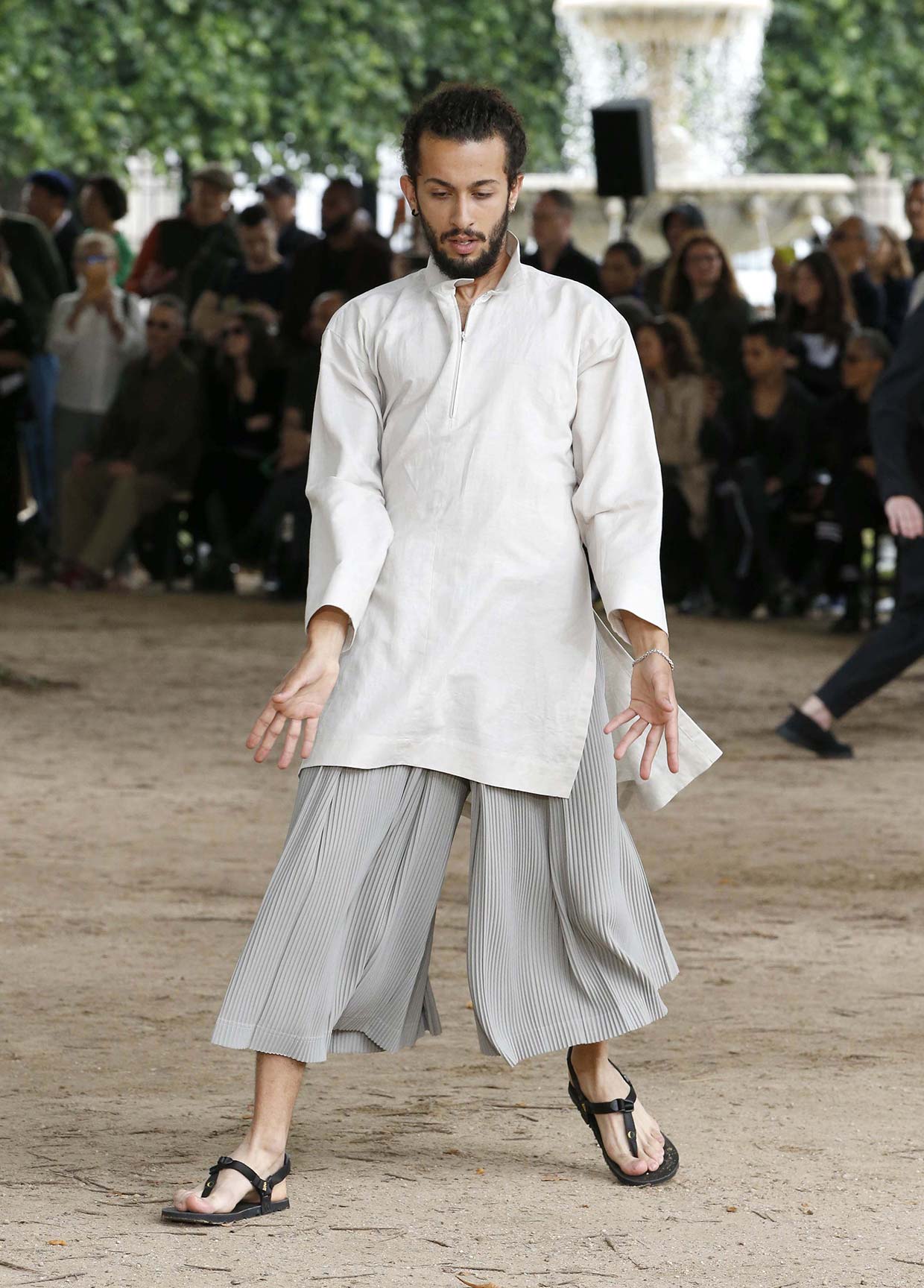 HOMME PLISSÉ ISSEY MIYAKE SPRING SUMMER 2020 コレクション 25