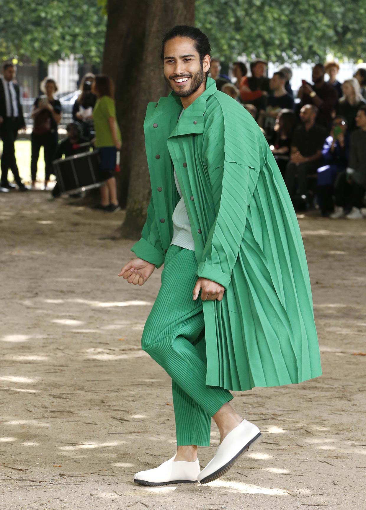 HOMME PLISSÉ ISSEY MIYAKE SPRING SUMMER 2020 コレクション 37