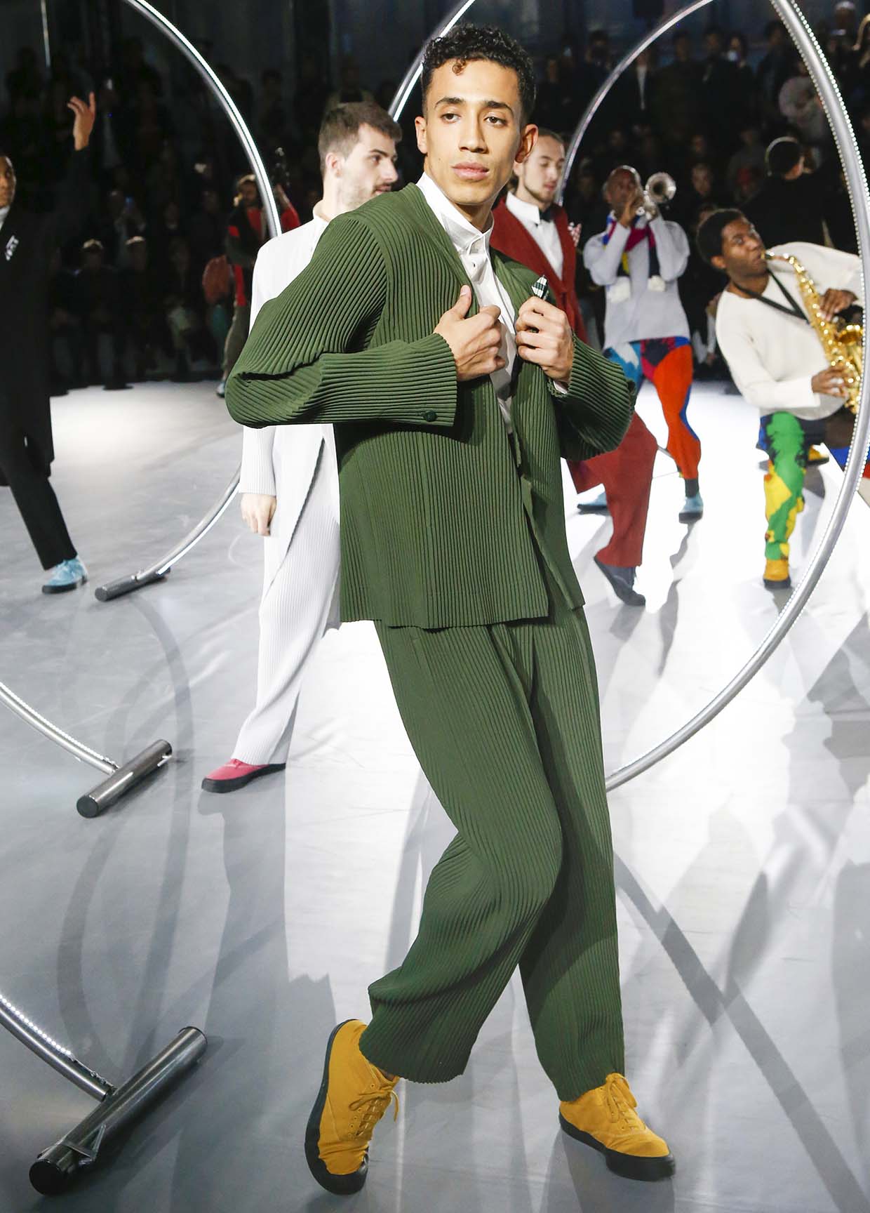 HOMME PLISSÉ ISSEY MIYAKE AUTUMN WINTER 20/21 コレクション42