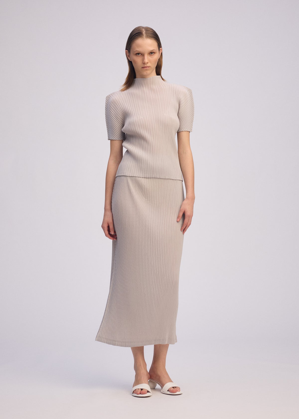 BOX SHOULDER PLEATS、ウィメンズ_スカート、着用画像2