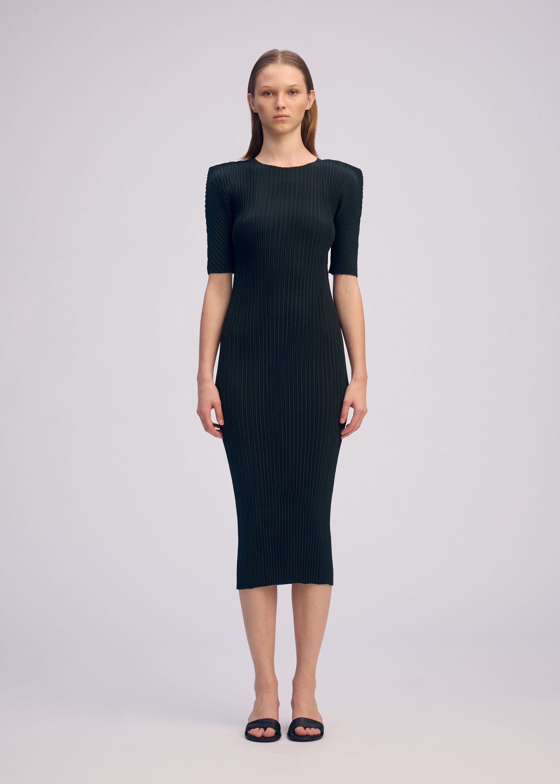 BOX SHOULDER PLEATS、ウィメンズ_ワンピース、着用画像1