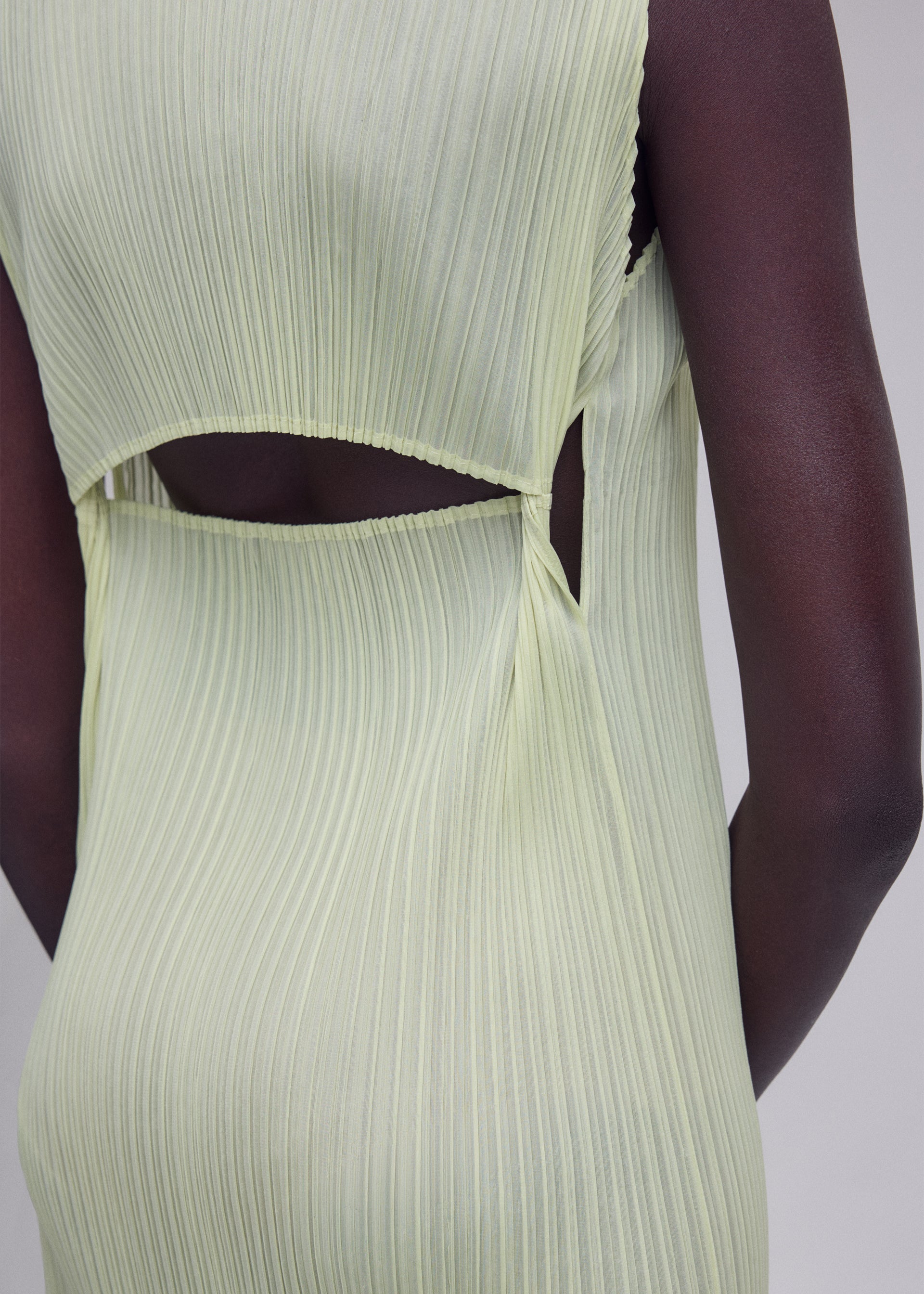 SHEER SLIT PLEATS、ウィメンズ_ワンピース、着用画像4