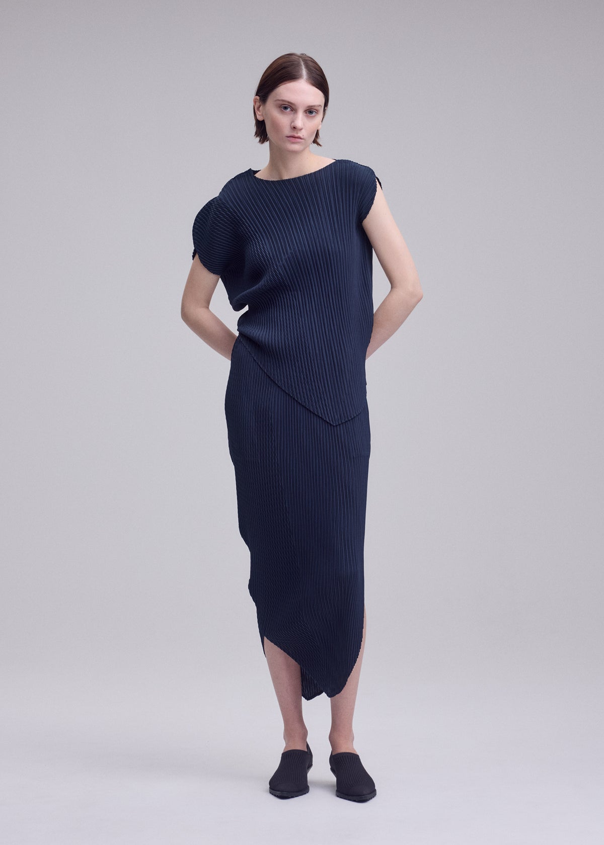 LEAF PLEATS、ウィメンズ_トップス_トップ、着用画像2