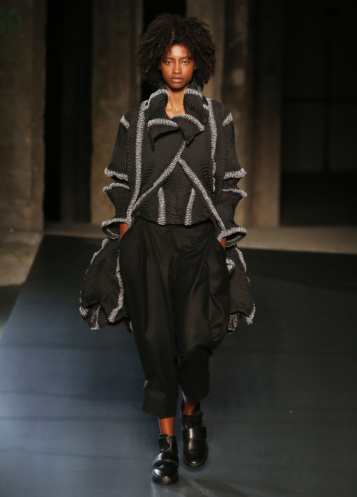 ISSEY MIYAKE AUTUMN WINTER 2018 コレクション 12