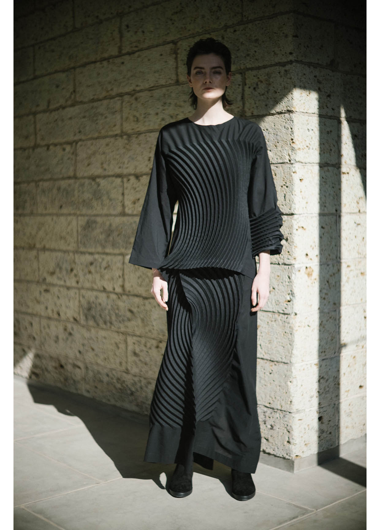 ISSEY MIYAKE AUTUMN WINTER 2021/22 コレクション 04