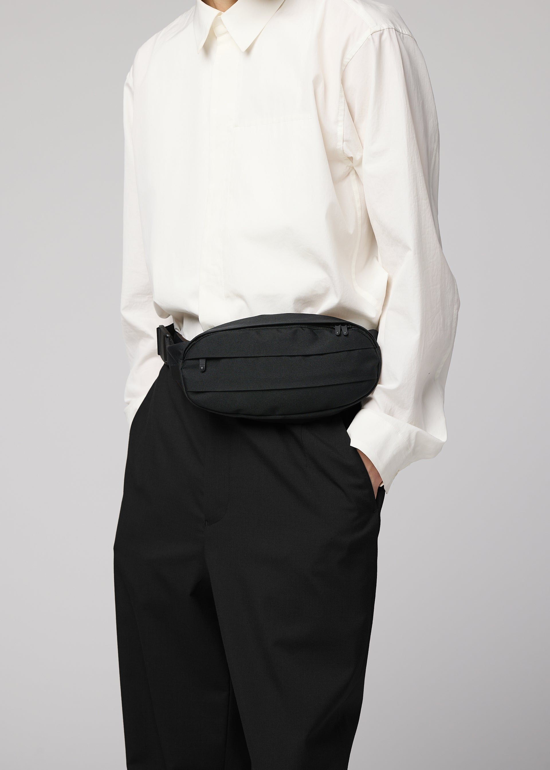 CUMMERBUND BAG、バッグ&財布_ショルダーバッグ、着用画像3