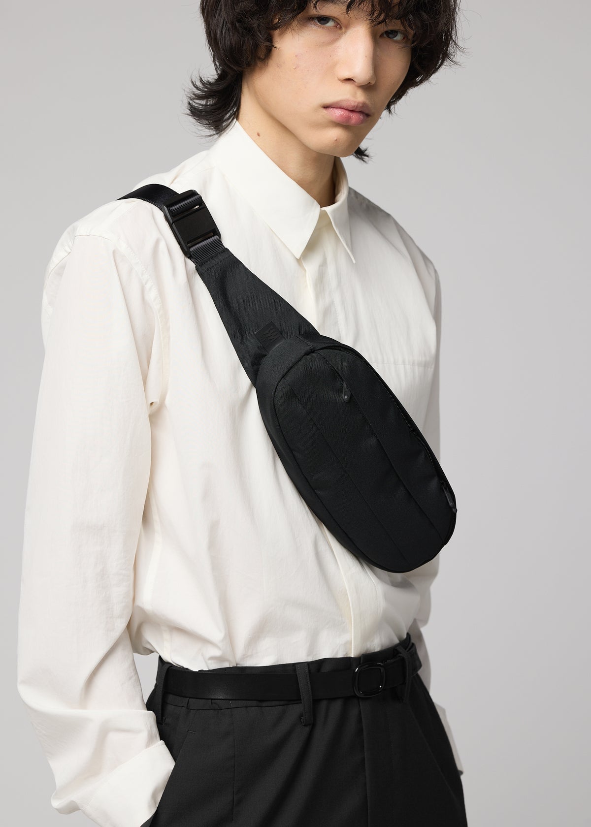 CUMMERBUND BAG、バッグ&財布_ショルダーバッグ、着用画像4