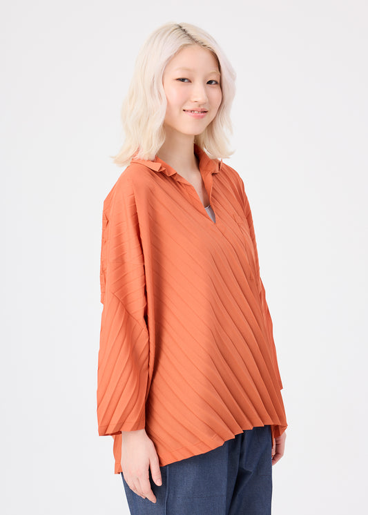 ANGLE PLEATS SHIRT、ウィメンズ_トップス_トップ、着用画像1