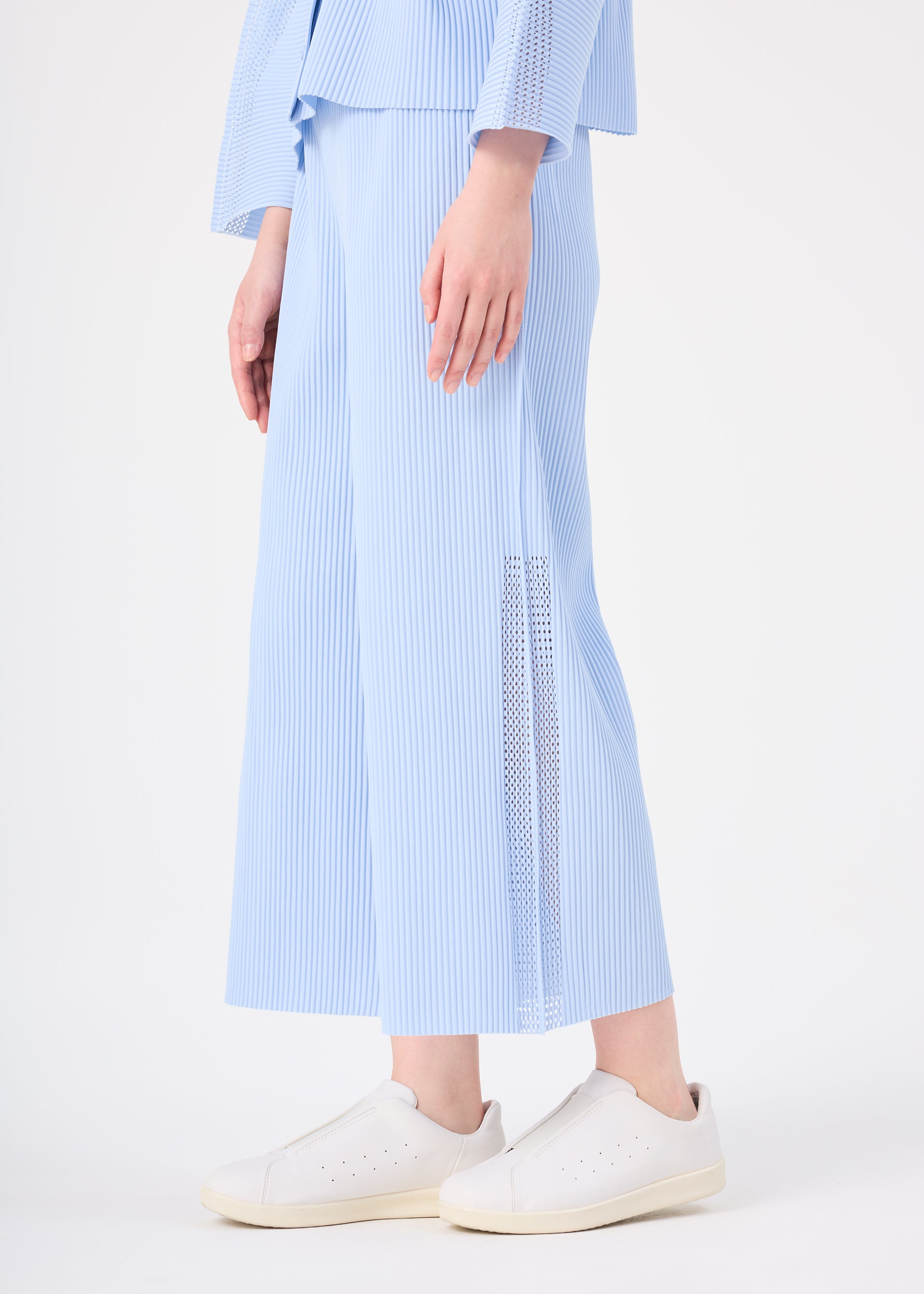 MESH PLEATS、ウィメンズ_パンツ、着用画像4