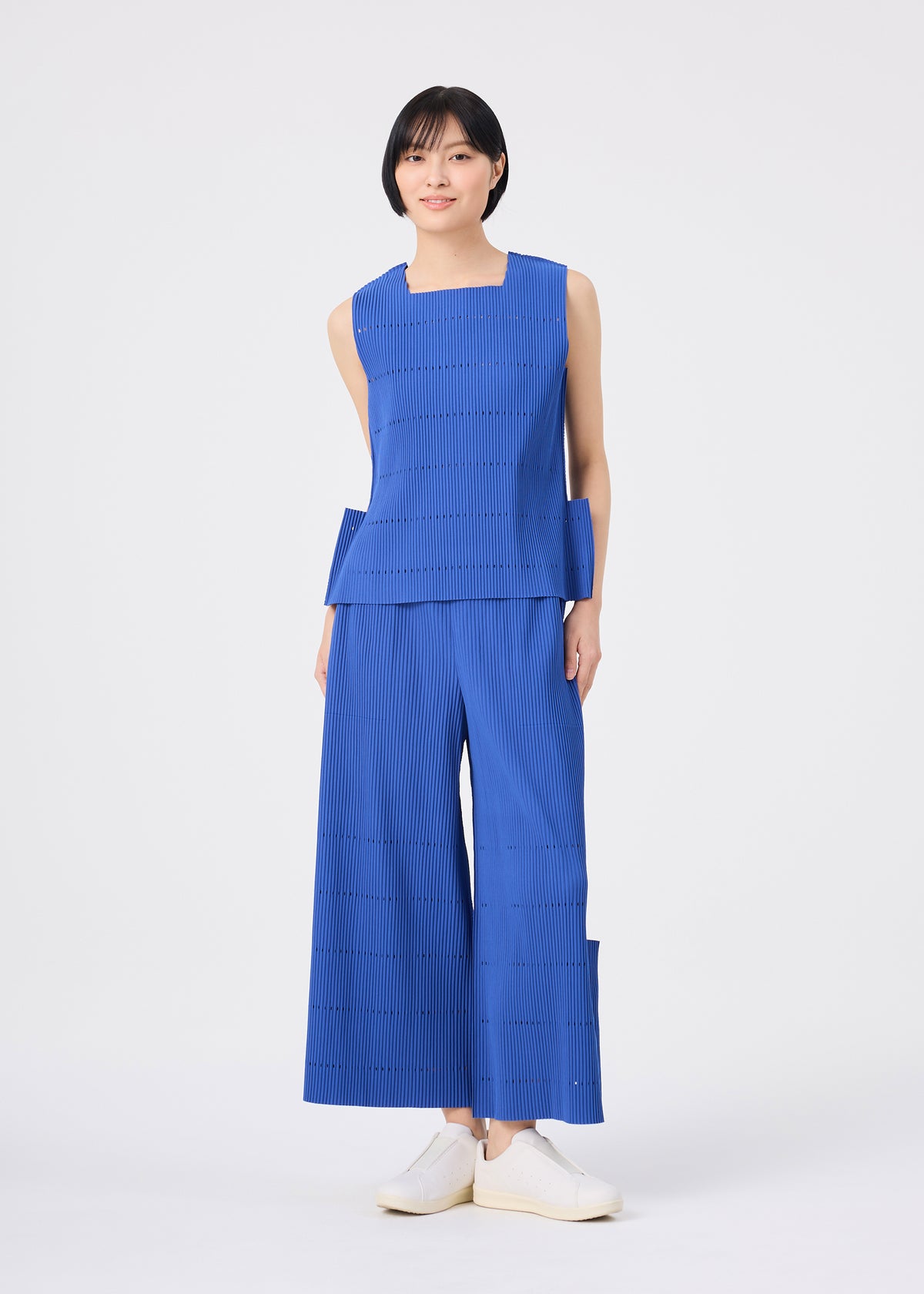 FINE KNIT PLEATS BOTTOM 1、ウィメンズ_パンツ、着用画像1
