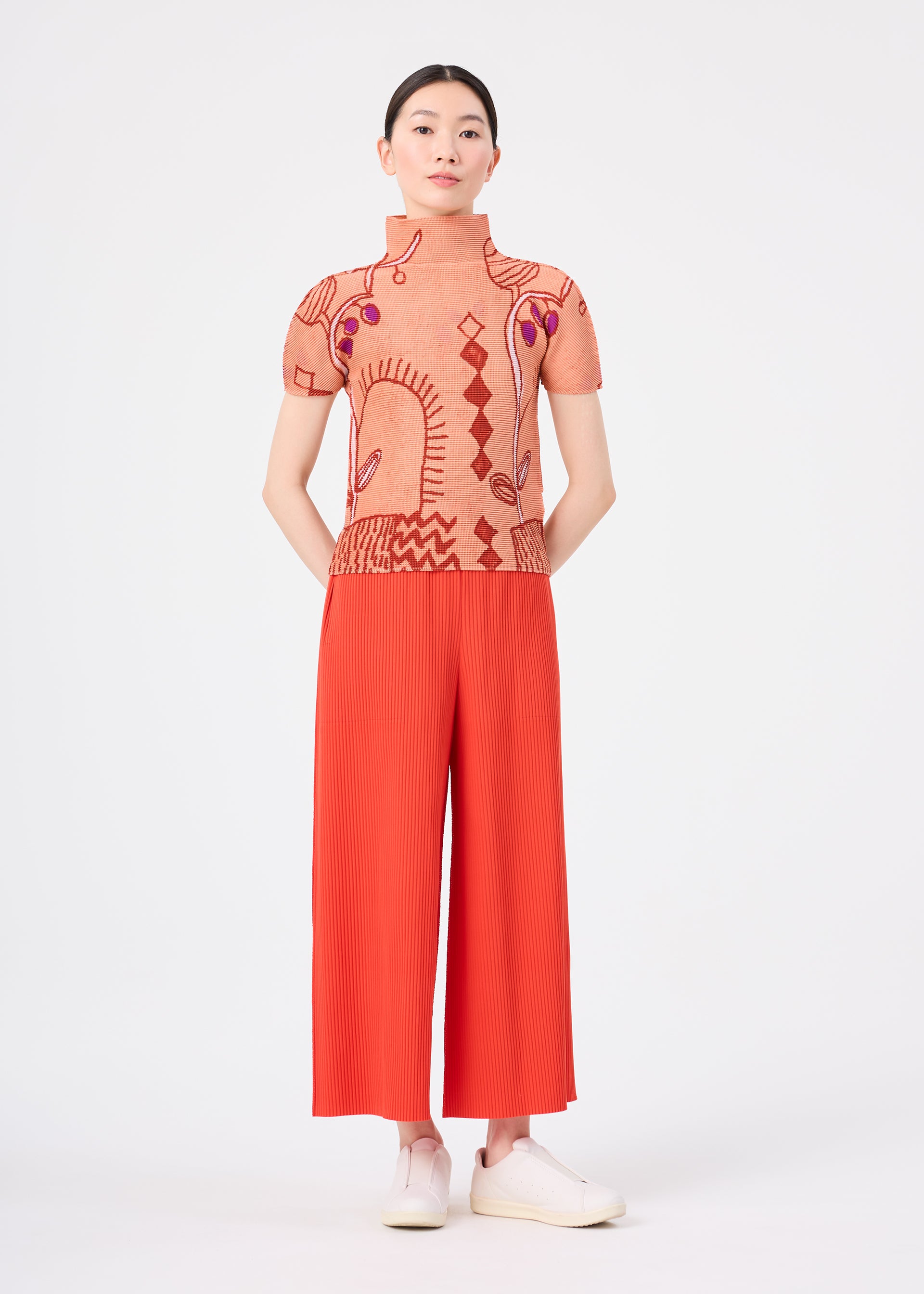 FINE KNIT PLEATS COLOR 2、ウィメンズ_パンツ、着用画像1