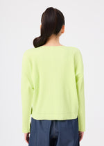 FINE KNIT PLEATS COLOR 1、ウィメンズ_トップス_カーディガン、着用画像2
