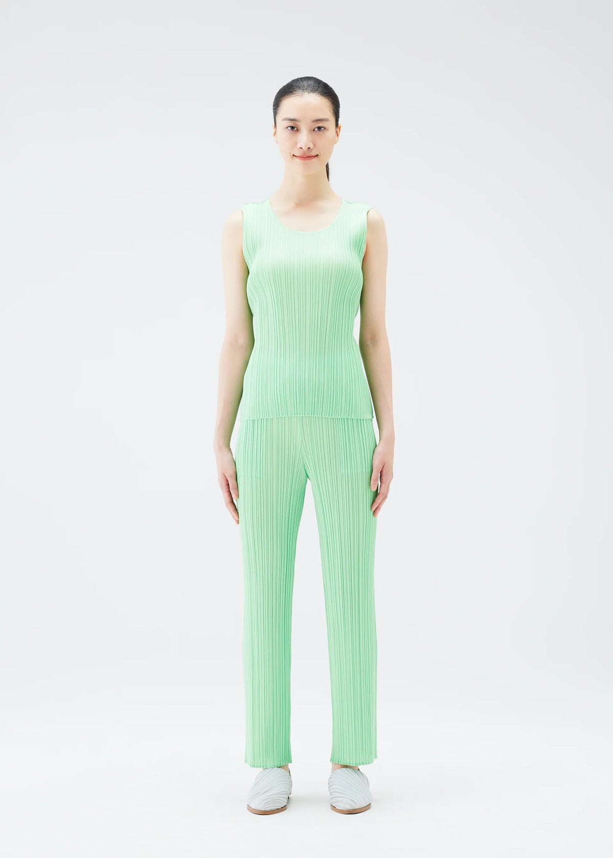 NEW COLORFUL BASICS 4、ウィメンズ_トップス_トップ、着用画像1