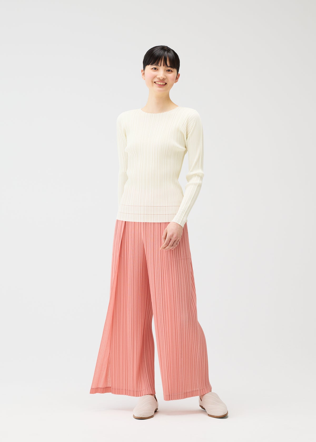 RAMIE PLEATS、ウィメンズ_パンツ、着用画像4