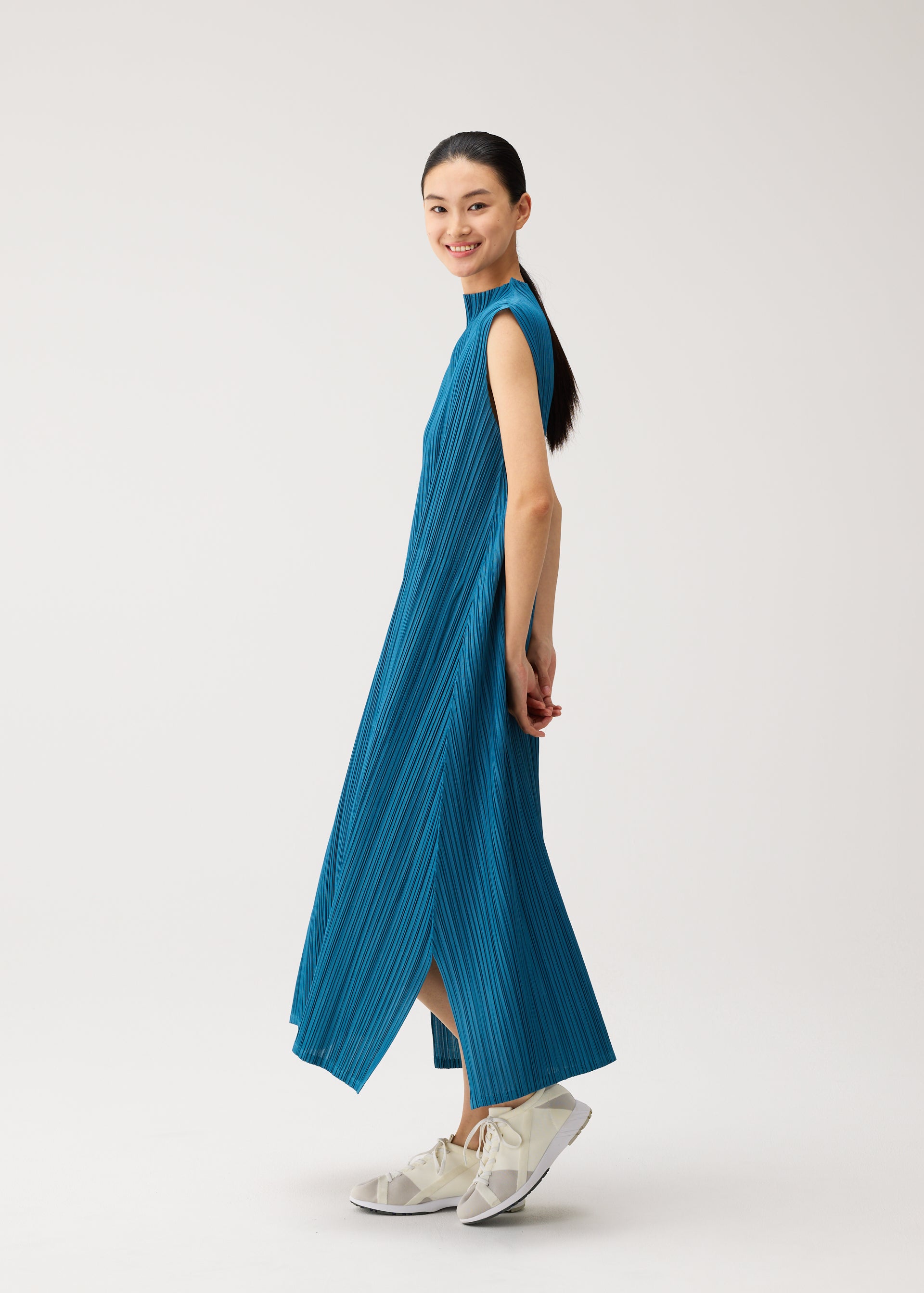 MELLOW PLEATS、ウィメンズ_ワンピース、着用画像4