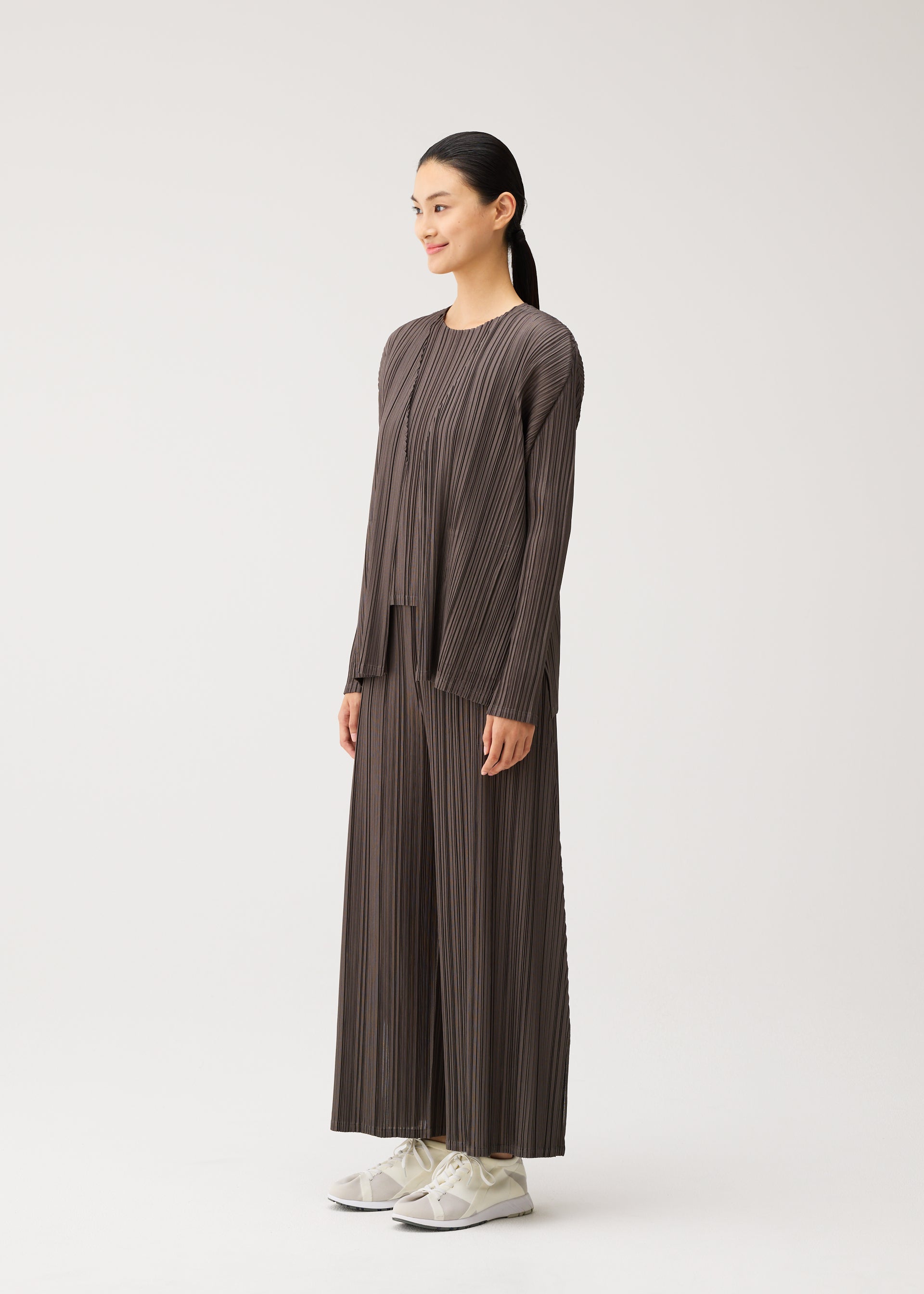 MELLOW PLEATS、ウィメンズ_トップス_カーディガン、着用画像2